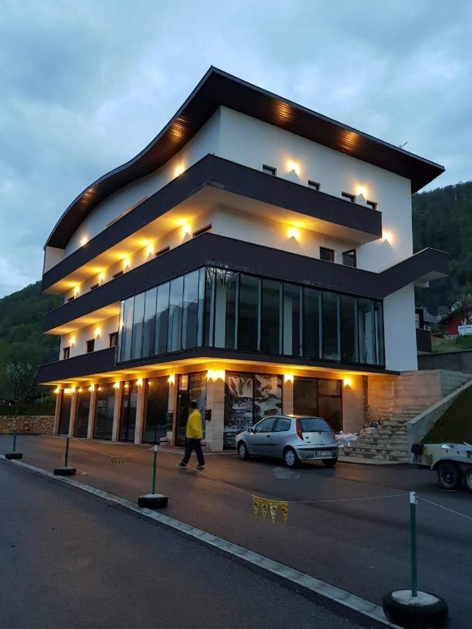 Hotel Lohovo Bihac Ngoại thất bức ảnh