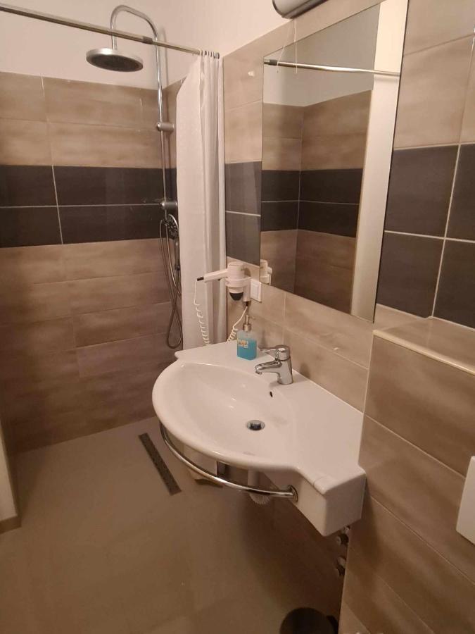 Hotel Lohovo Bihac Ngoại thất bức ảnh