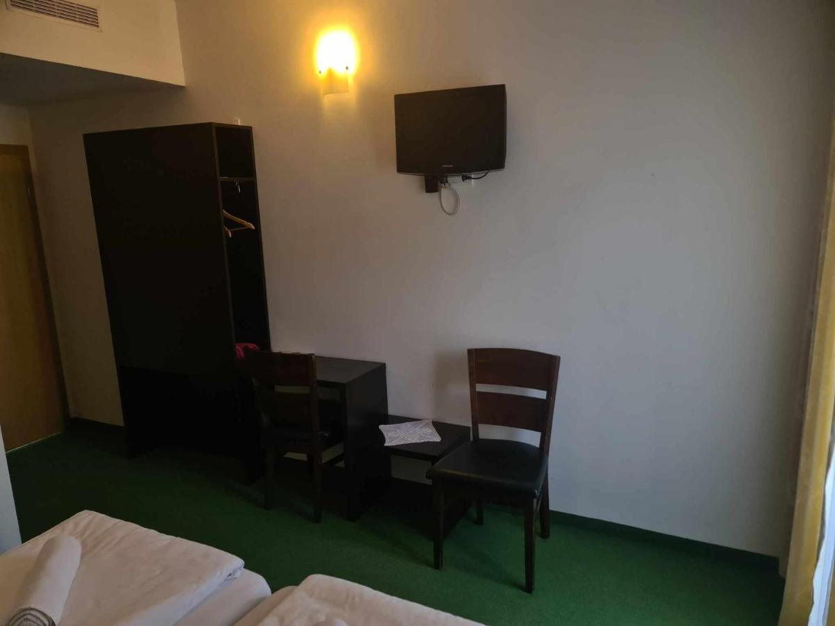 Hotel Lohovo Bihac Ngoại thất bức ảnh