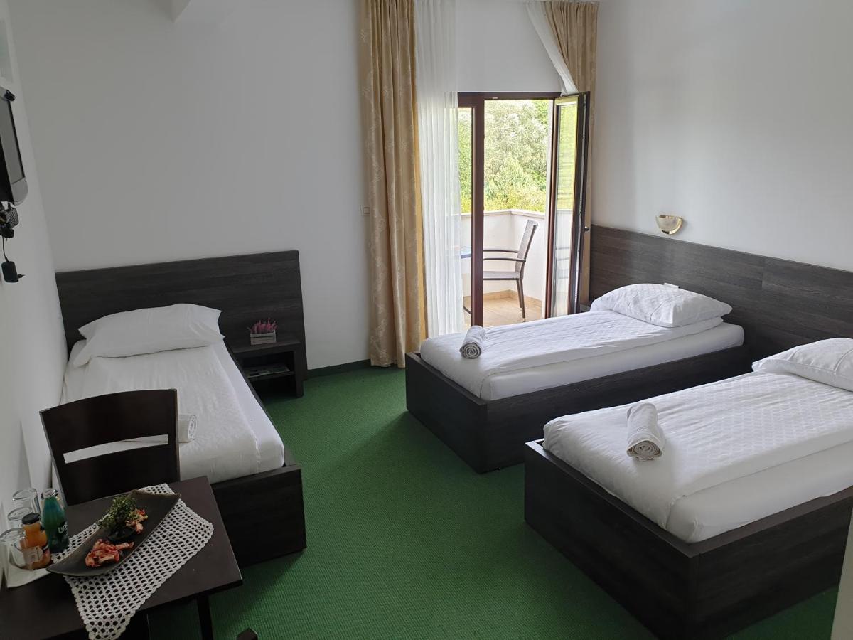 Hotel Lohovo Bihac Ngoại thất bức ảnh