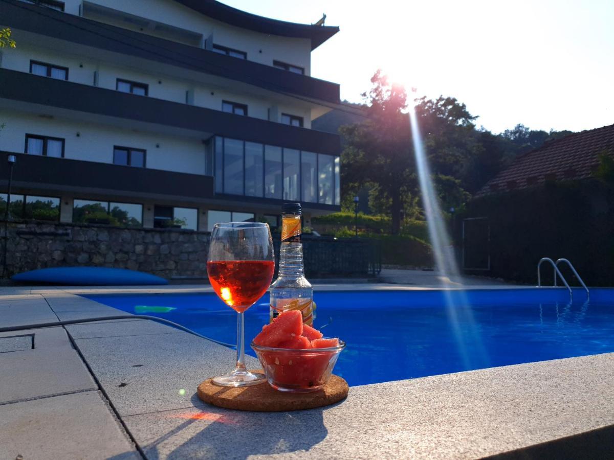 Hotel Lohovo Bihac Ngoại thất bức ảnh