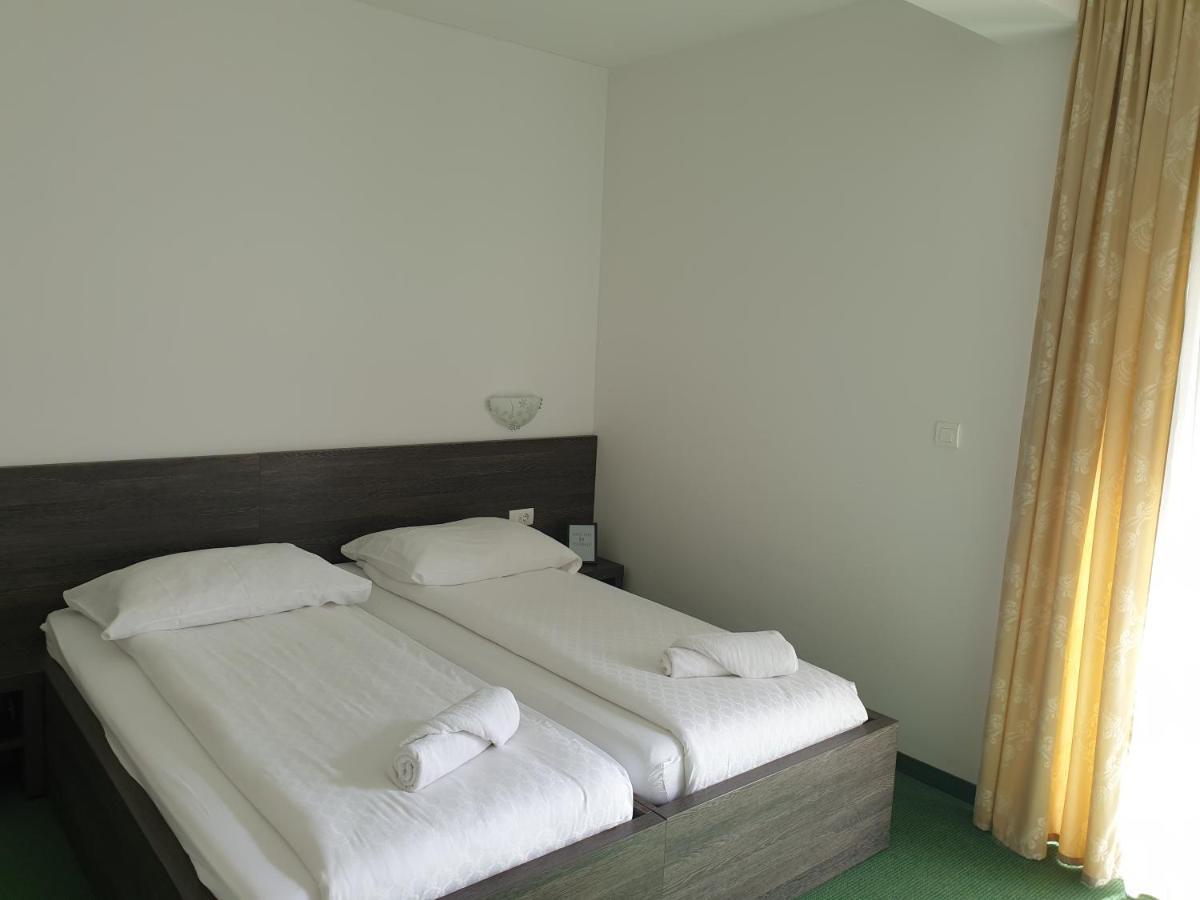 Hotel Lohovo Bihac Ngoại thất bức ảnh