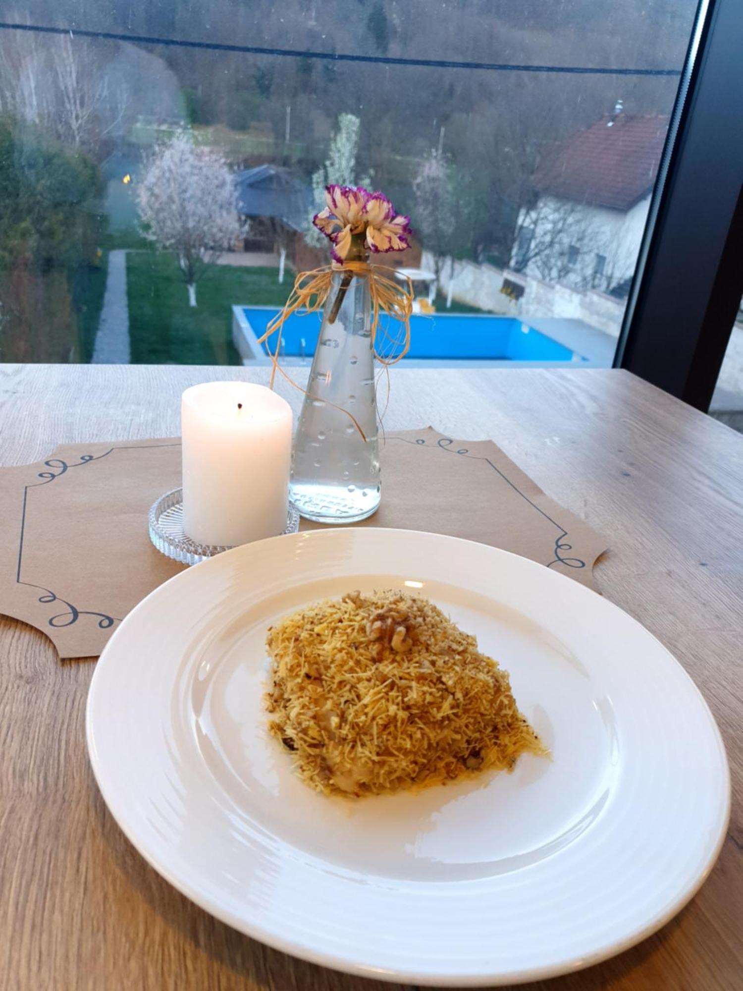 Hotel Lohovo Bihac Ngoại thất bức ảnh